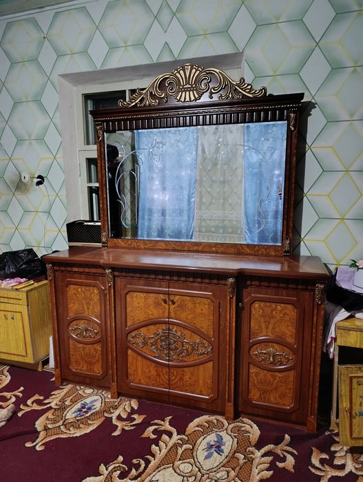 Shkaf, trimo, gorka+ stol-stullar srochna sotiladi