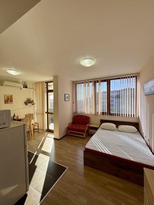 Свободно студио на нощувки в с.Равда на 150м от плажа