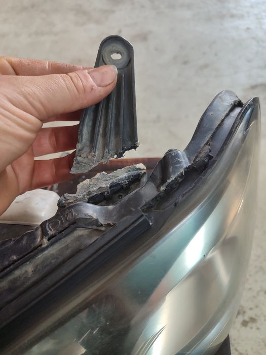 Фары subaru b4 legacy outback рестайлинг