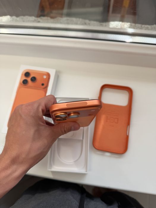 Продам Iphone 17 pro 256gb