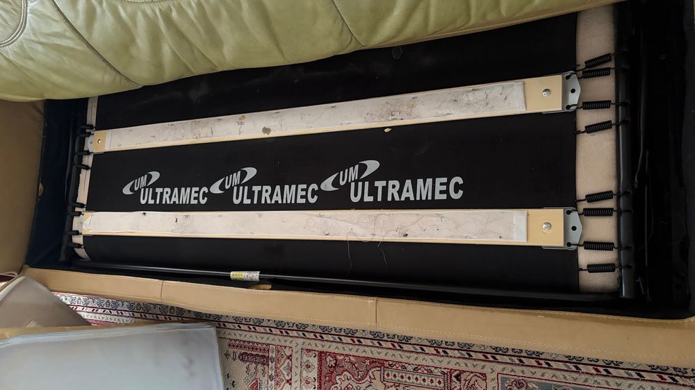 Продам диван кожаный