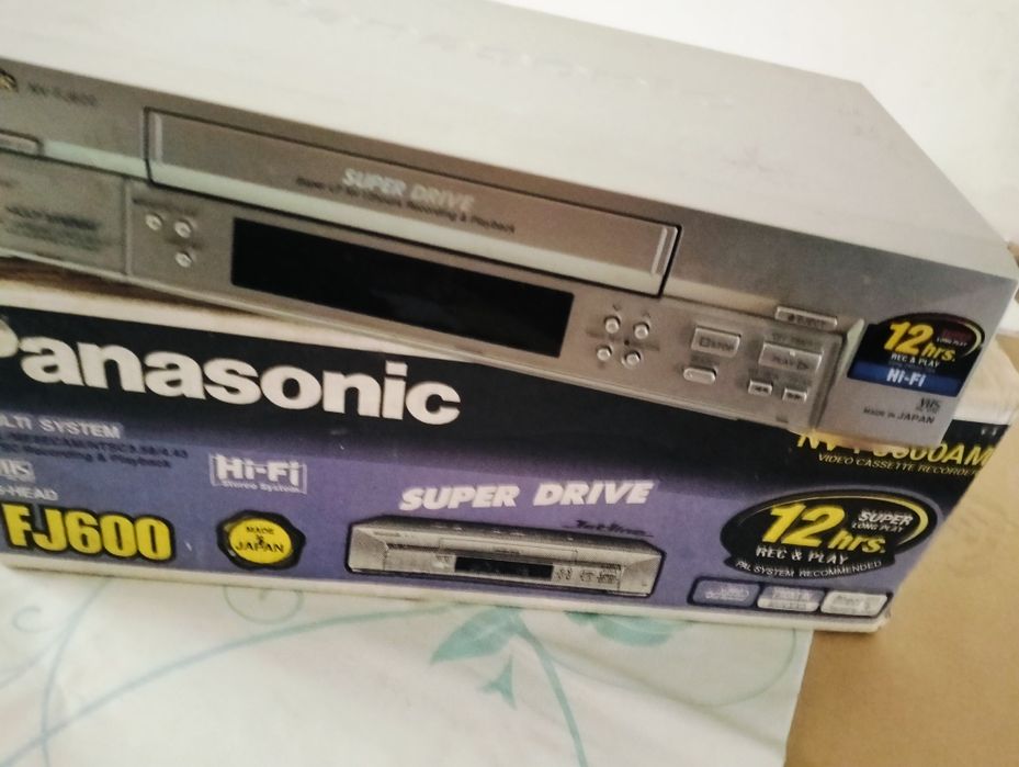 Видео магнитофон панасоник,рабочи продам