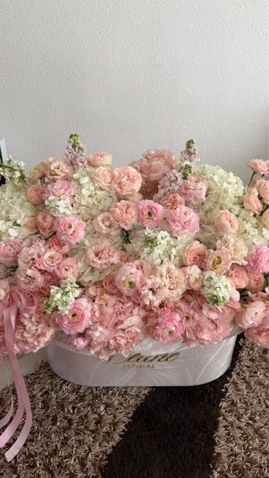 Огромный нежный букет
