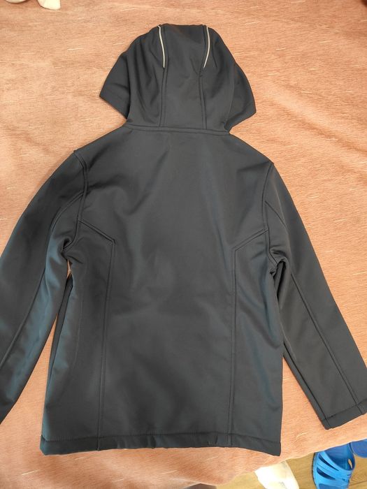 Geacă softshell nouă, măr. 134