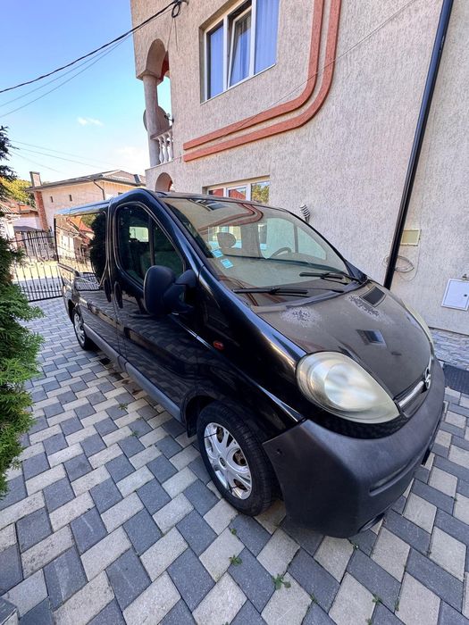 Opel Vivaro  5 locuri autoutilitara