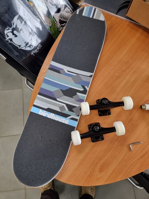 Birdhouse 8.25 професионален скейтборд