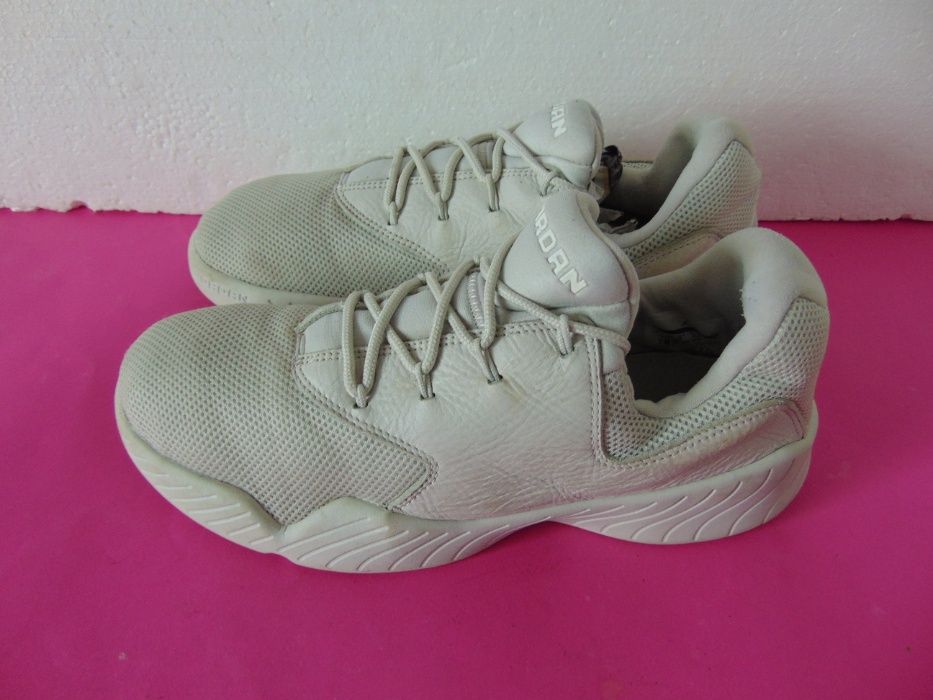 Jordan J23 Low номер 44 Оригинални мъжки кецове