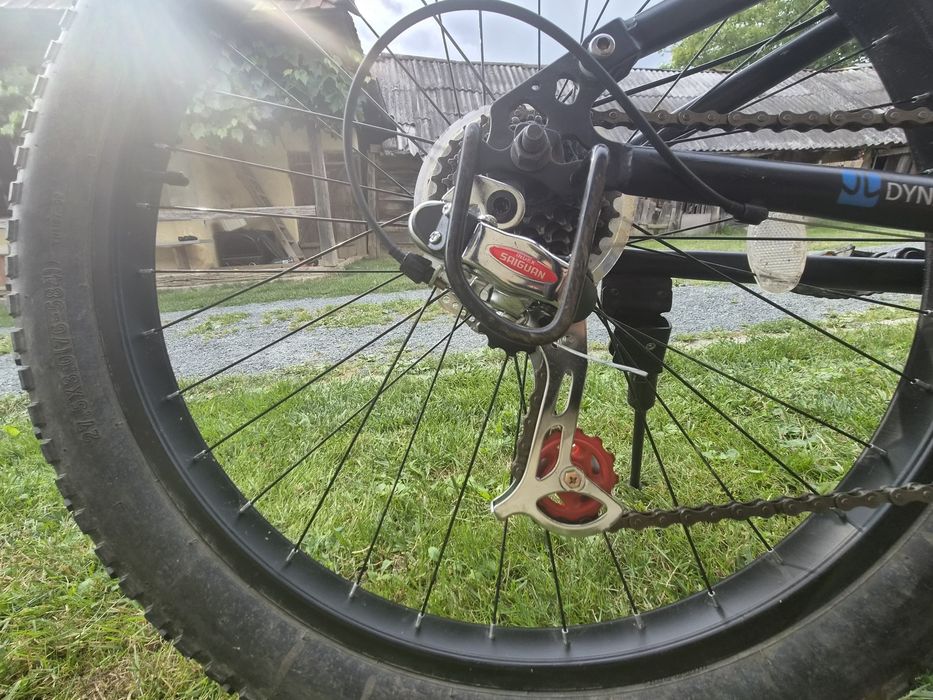 Bicicleta full suspension