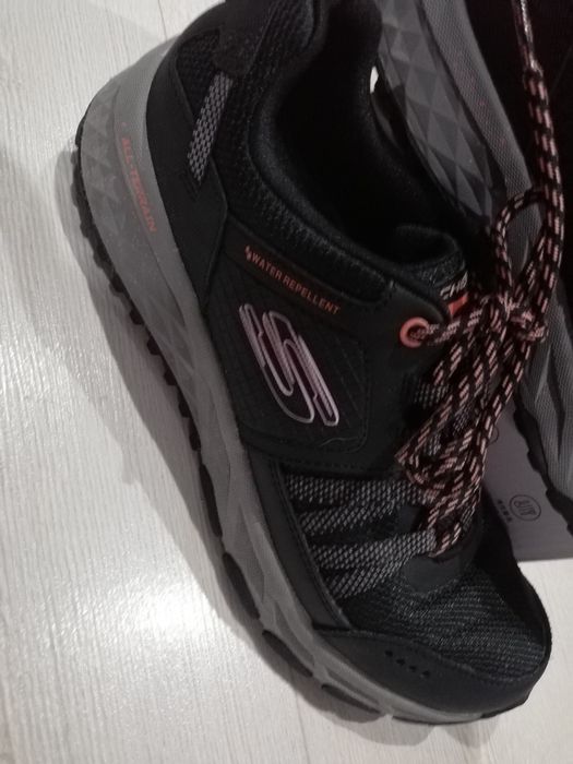 Туристически обувки Skechers за жени