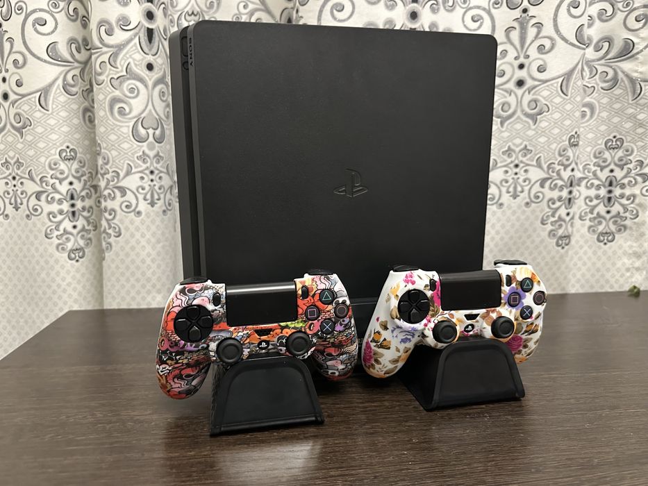 Playstation 4 slim 1 TB в идеале