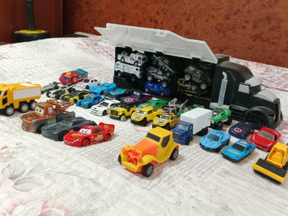 Срочно продается очень большое количество Lego +машины железные