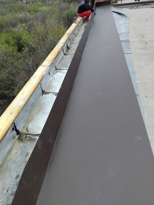 Acoperișuri Premium – Reparații, Velux, Opritori Zăpadă, Deszăpezir