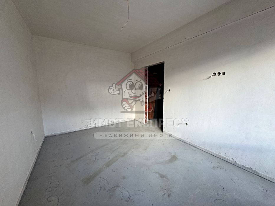 Тристаен апартамент, ново строителство, с изба, кв.Изток