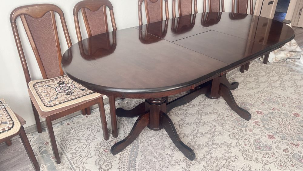 Стол для гостей