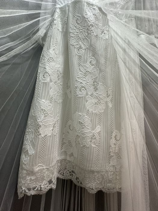 Красивое белое платье