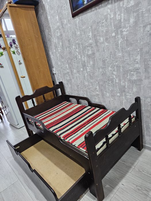 Продам кровать детскую