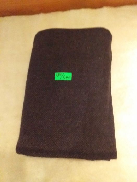 Продавам  платове