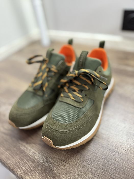 Кросовка HERMES новый