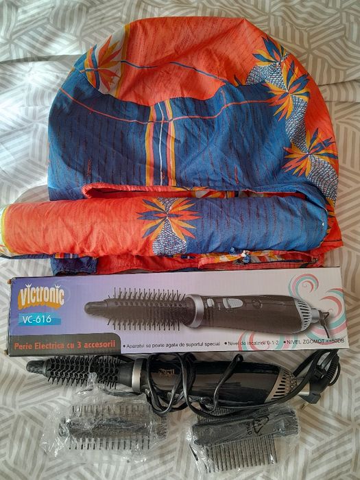 Vand perie electrica cu 3 accesorii la doar 50 lei, bonus casca uscare par