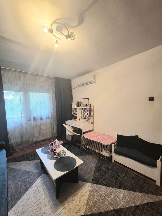 Apartament de vanzare zona Dambovita