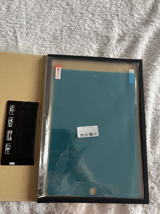 Husa si folie mata Ipad 9