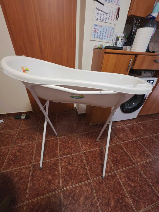 Продавам корито със стойка