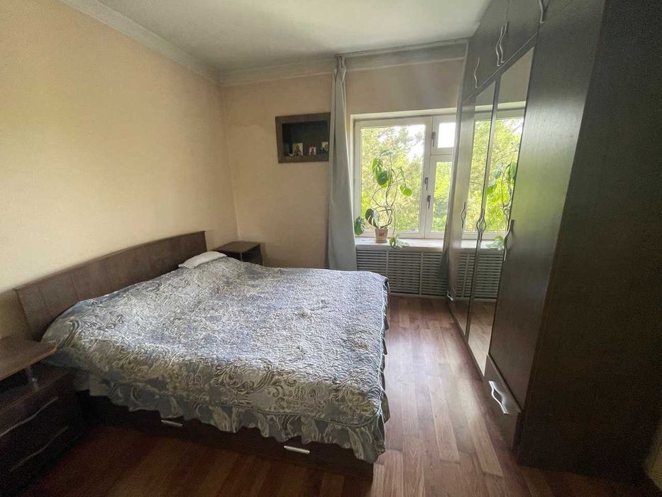 77 серии м-в Эльбек быв.вин завод рядом Канадская школа 72 кв.м 3\4\4