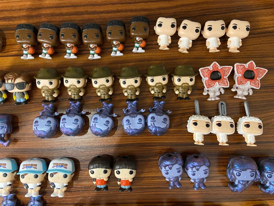 Фигурки из kinder joy stranger things