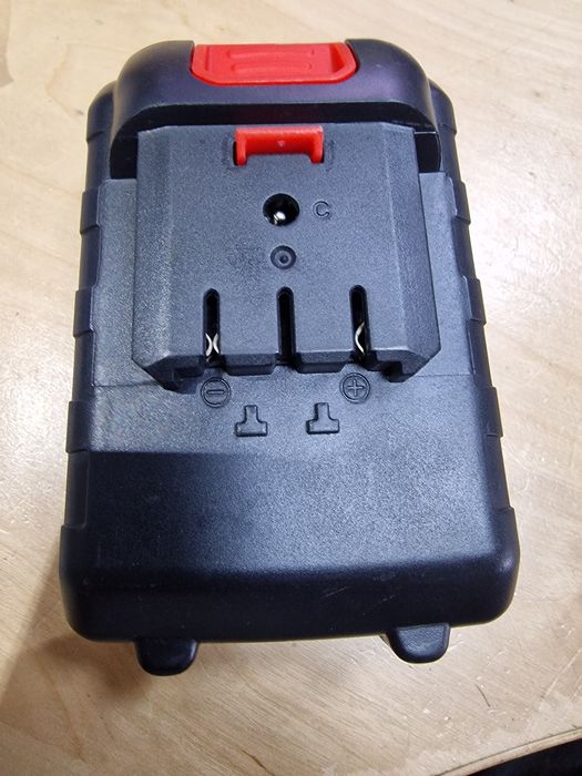 Acumulator Scule Electrice 21V-24V si Incarcator 21V