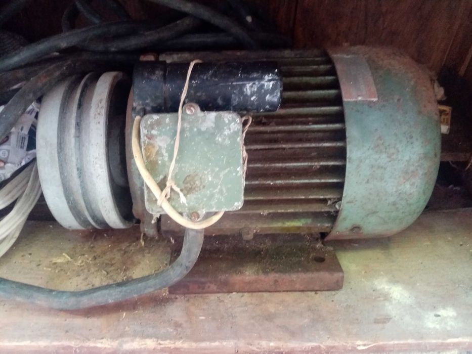 Елетромотор Български 4 киловата.