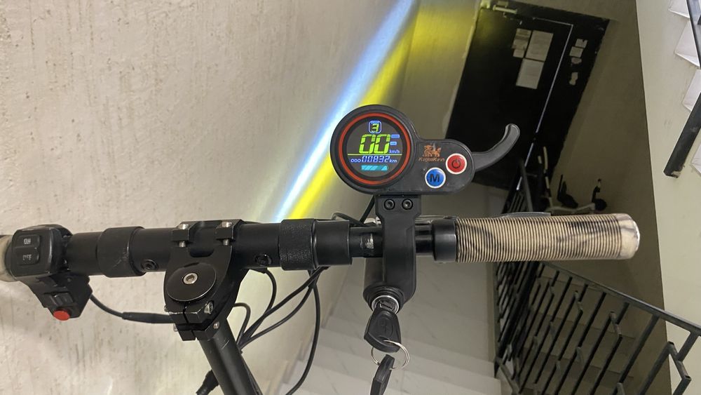 Продаю элекронный самакат