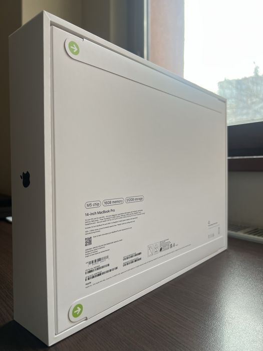 НОВ!!!ГАРАНЦИЯ!!! Apple Macbook Pro M5 Chip 2025 16 GB RAM 512 GB SSD