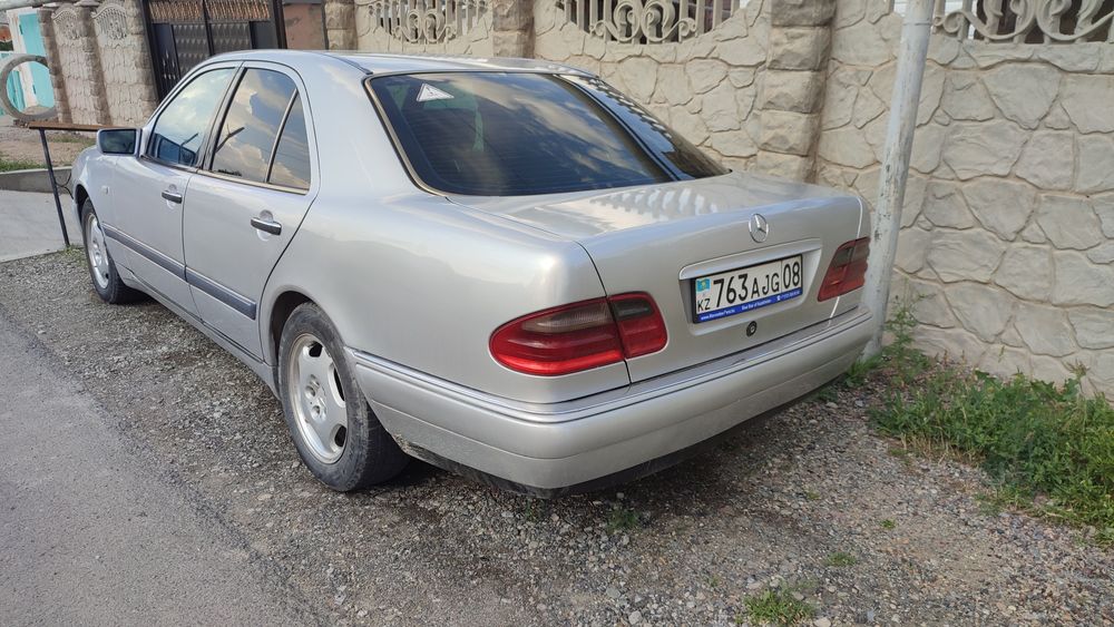 Мерседес 210 продам