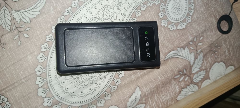 Повер банк , часы