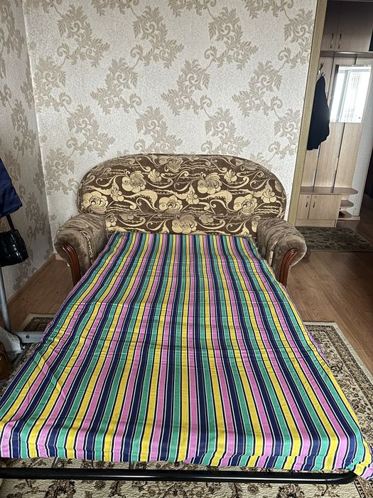 Продам 2+1 Два дивана одно кресло