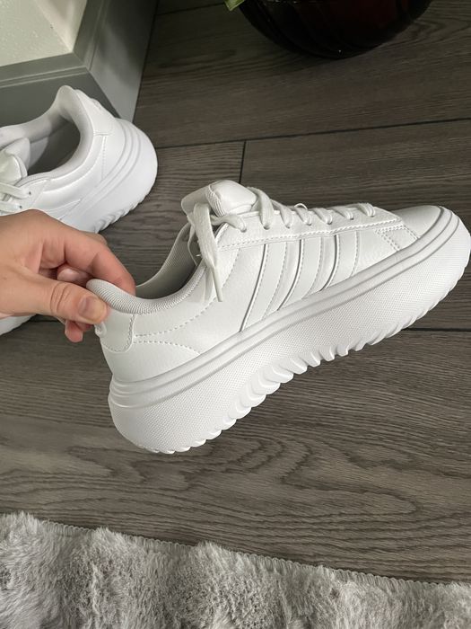 Adidasi ADIDAS - marimea 37 1/3