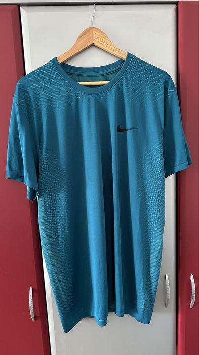 127 Tricou Nike DriFit