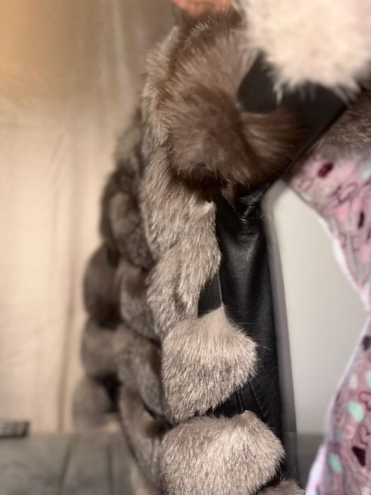 Vând blană de vulpe naturală