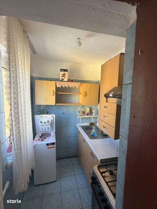Apartament 3 camere, 39 mp, zona Piata Valea Rosie