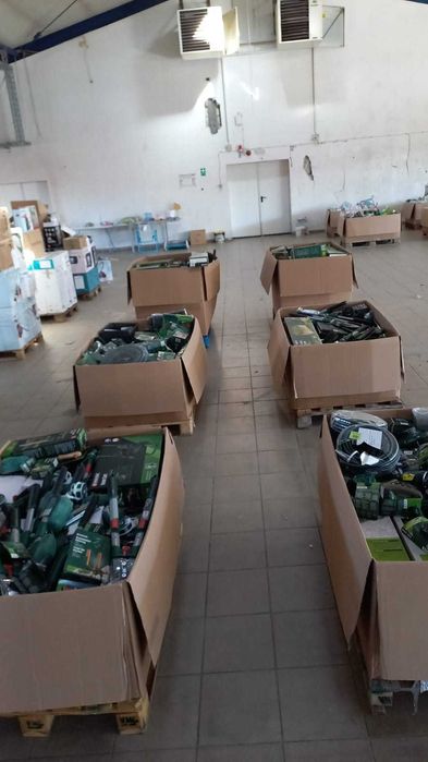 Lidl - Aldi paleti cu produse din suprastocuri .