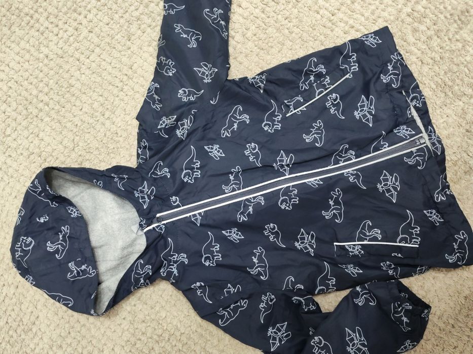 Продам куртку для мальчика весеннюю