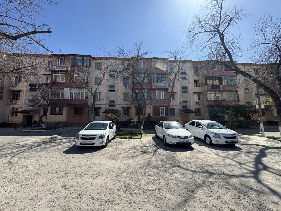 2/3/4 Кадышева базар! Массив Асалабад-1, университет АДЖУ,52.500 $