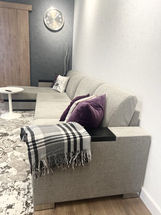 Качественный большой диван