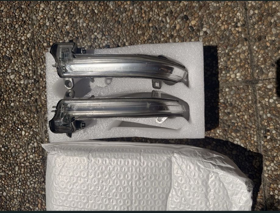 Grila originala  BMW 530/520 G30 / stopuri - semnalizari BMW f30