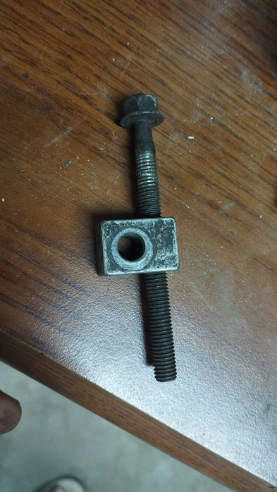 Натяжитель генератора 4D56