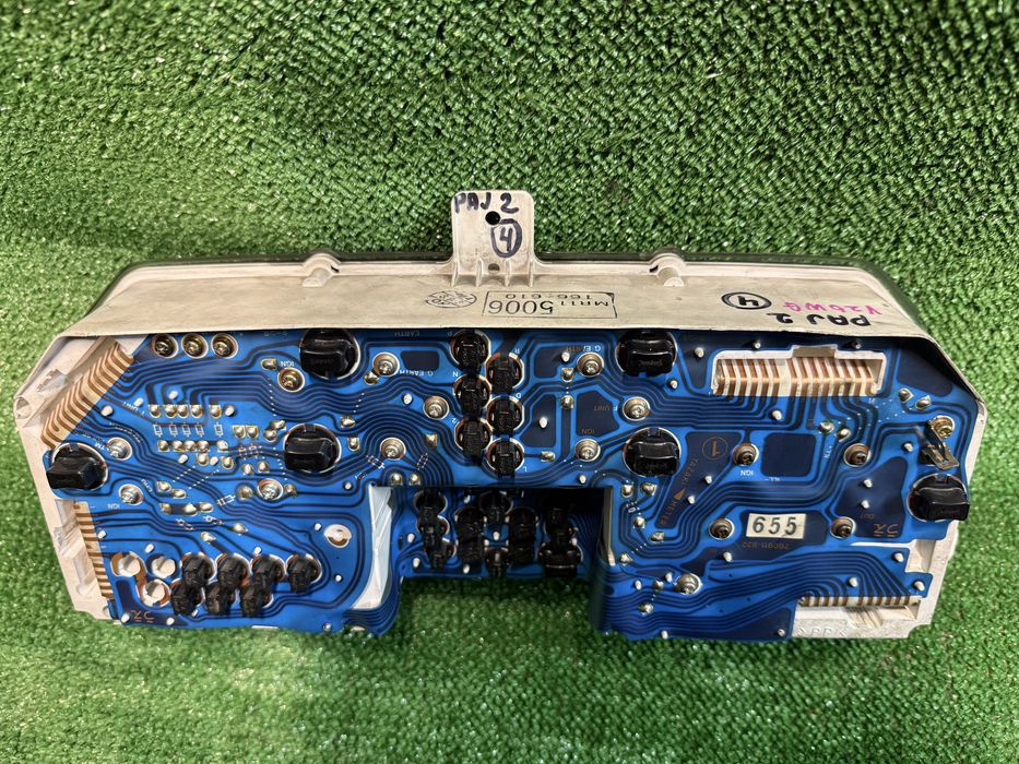 Щиток приборов на паджеро 2