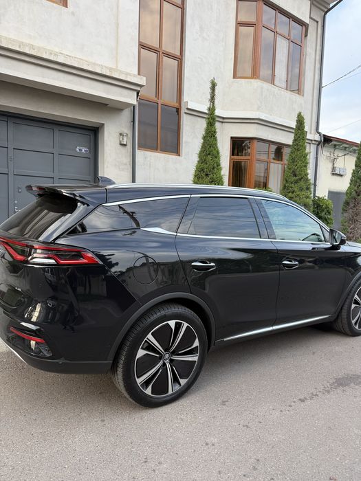 BYD TANG dual motor eng full pozisiya srochno sotiladi