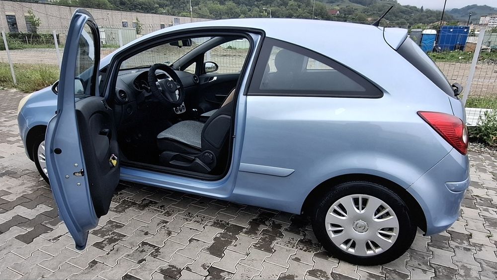 Opel Corsa D  1,2 benzină