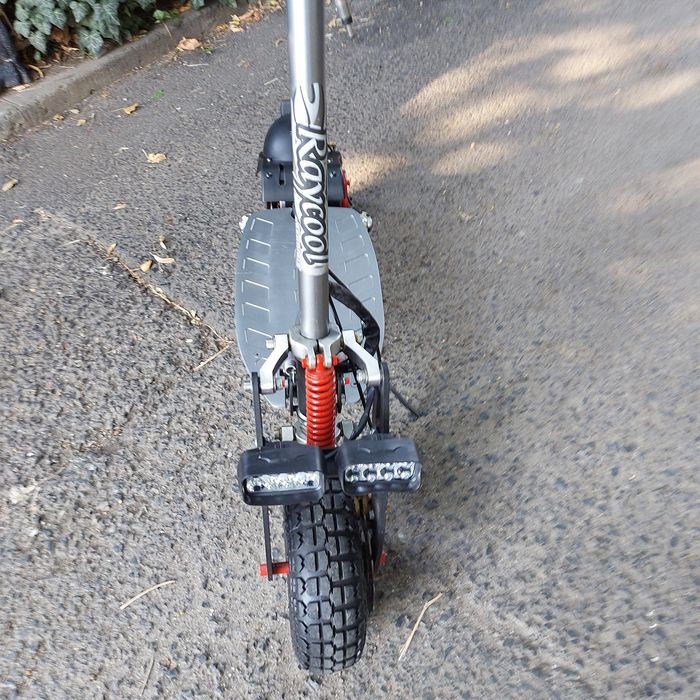 Trotineta elecyrica.