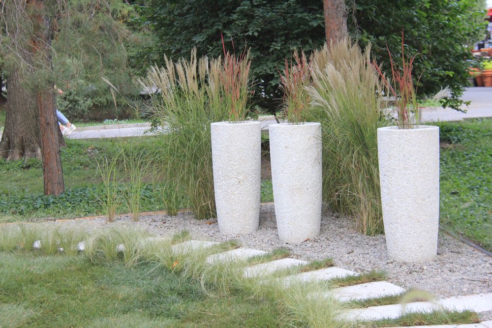 Уличные вазоны для цветов  и деревьев